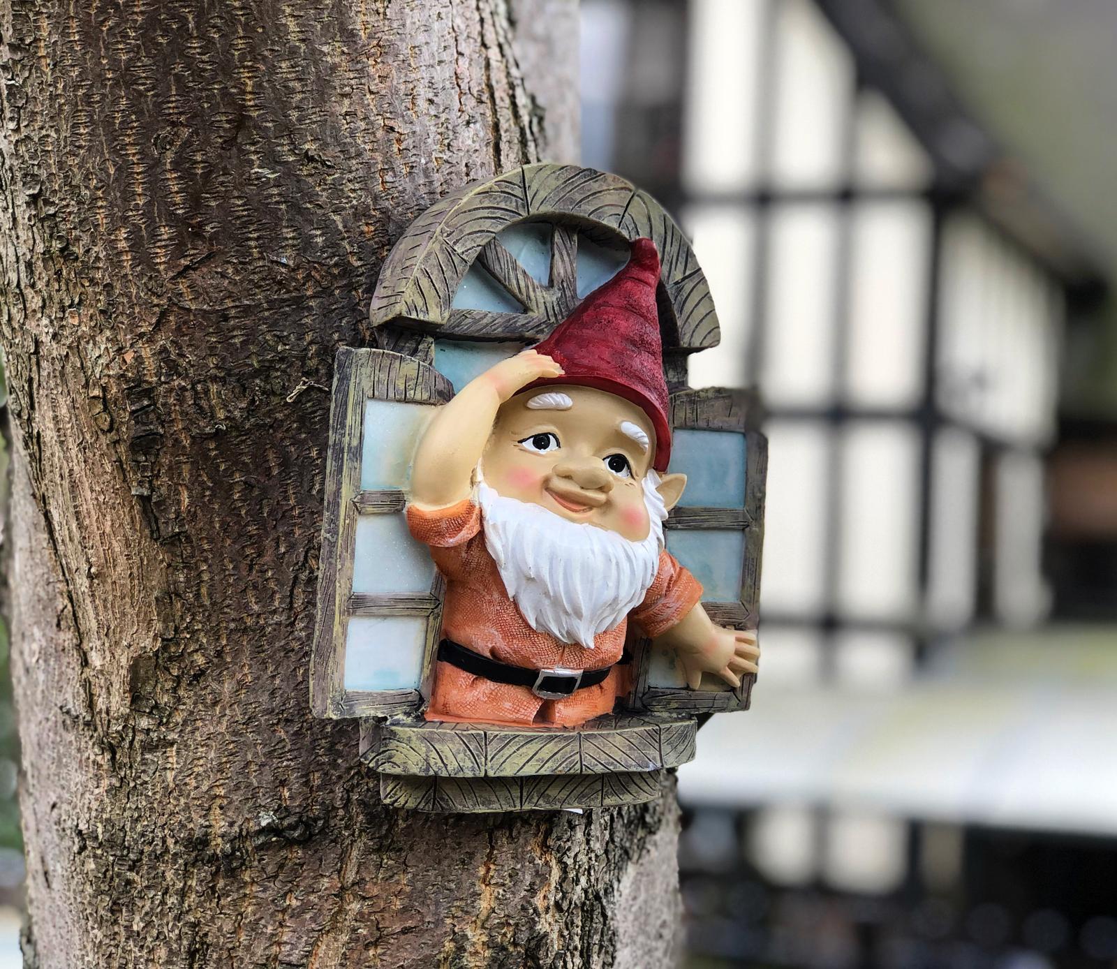 Design Toscano Window Gnome Tree Sculpture 2